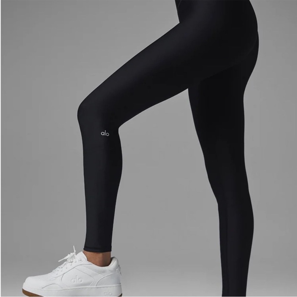 alo yoga airlift leggings